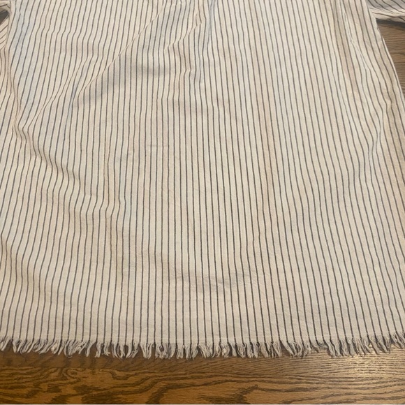 Umgee Tunic Top Frayed Women’s Size Small - White with Light Blue Stripe - Picture 5 of 14